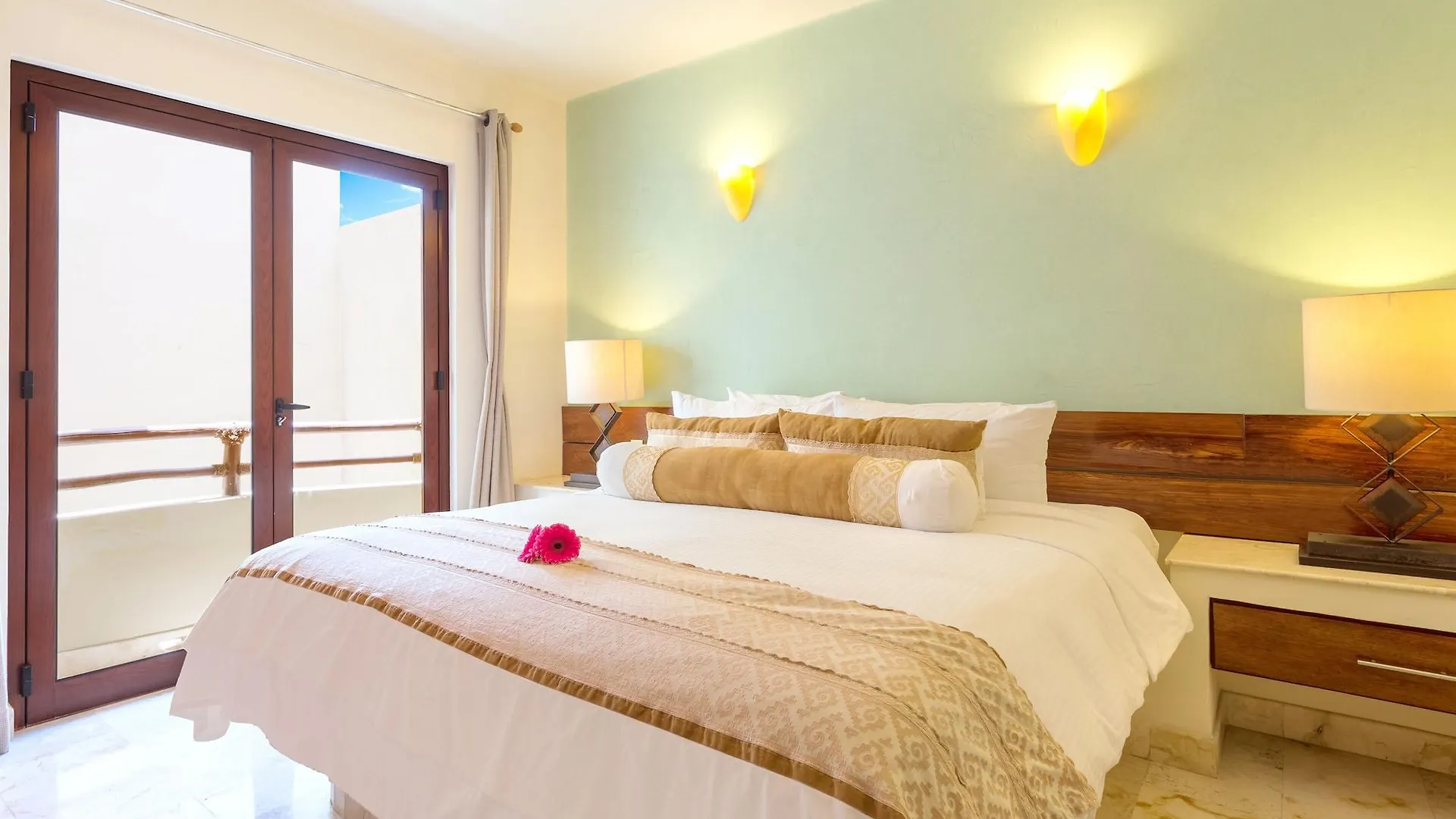 ****  Maya Villa Condo Hotel And Beachclub Playa del Carmen Mexico