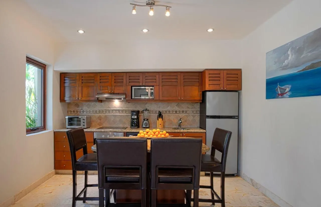 ****  Maya Villa Condo Hotel And Beachclub Playa del Carmen Mexico